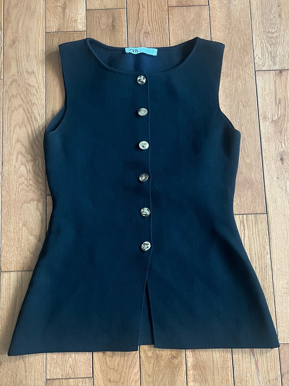 Zara Black Sleeveless Button-Front Knit Vest - Size Medium - Picture 10 of 12